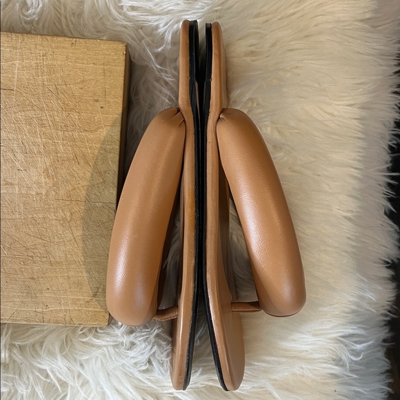 STAUD Rita Puffy Sandals - Picture 4 of 7